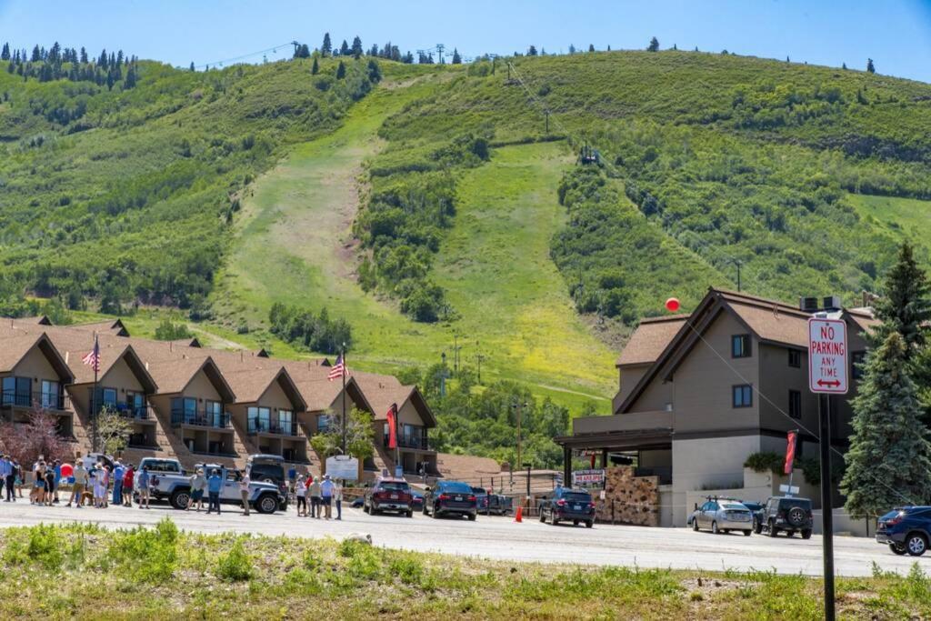 2bd 2ba With Hot Tub And Pool * Park City