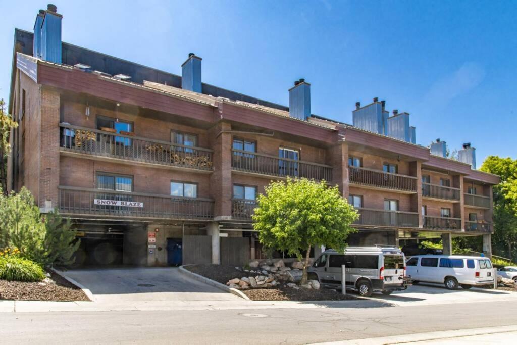 2bd 2ba With Hot Tub And Pool Appartement