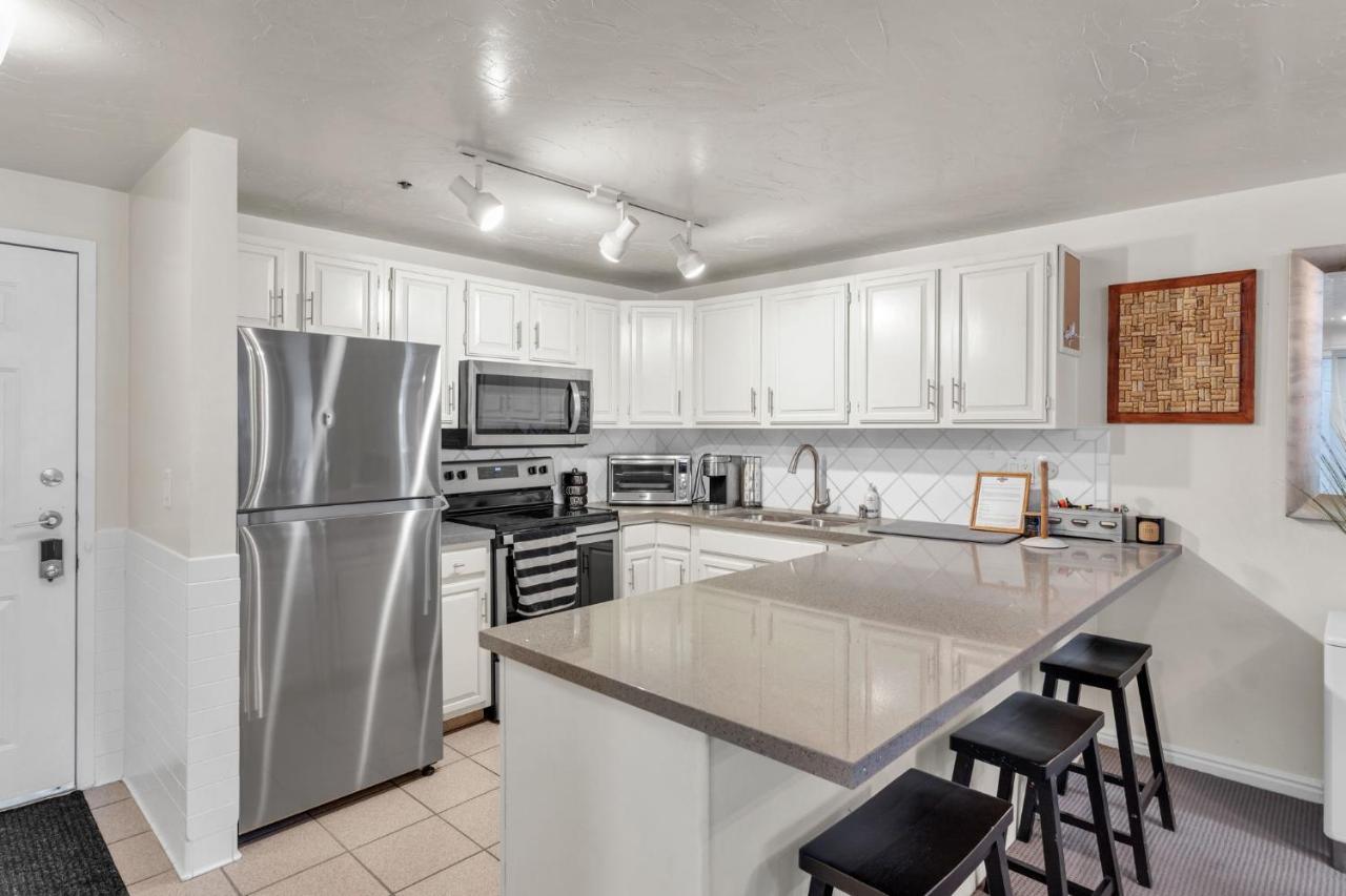 2bd 2ba With Hot Tub And Pool *