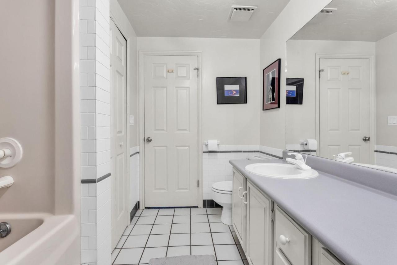 2bd 2ba With Hot Tub And Pool